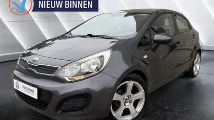 Grijs Gebruikt 2013 Kia Rio Hatchback | € 6.490 (Eerlijke prijs)