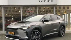 Grijs, metallic lak Gebruikt 2022 Toyota bZ4X Premium SUV | € 34.400 (Goede deal)