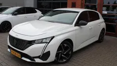 Wit Gebruikt 2022 Peugeot 308 Allure Hatchback | € 18.450 (Eerlijke prijs)