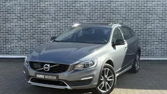 Grijs Gebruikt 2018 Volvo V60 CC Stationwagen | € 24.694 (Goede deal)