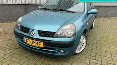 Blauw Gebruikt 2003 Renault Clio II Hatchback | € 1.999