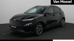 Donker zwart Gebruikt 2023 Hyundai Kona SUV | € 20.840 (Goede deal)