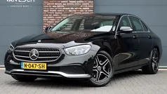 Zwart Gebruikt 2021 Mercedes E220 Avantgarde Sedan | € 31.500 (Eerlijke prijs)