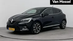 Gebruikt 2021 Renault Clio V Intens Hatchback | € 15.935 (Eerlijke prijs)