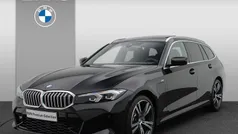 Zwart Gebruikt 2024 BMW 320e M Sport Stationwagen | € 45.900 (Eerlijke prijs)