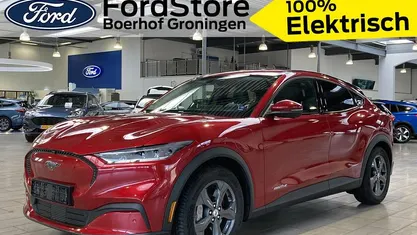 Rood Occasion 2025 Ford Mustang Mach-E SUV | € 38.900 (Eerlijke prijs)