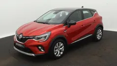 Rood, metallic lak Gebruikt 2022 Renault Captur Intens SUV | € 23.895 (Eerlijke prijs)