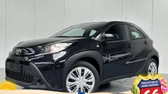 Zwart Gebruikt 2024 Toyota Aygo Play Hatchback | € 21.450 (Eerlijke prijs)