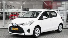 Wit Gebruikt 2015 Toyota Yaris Hybrid Hatchback | € 12.549 (Eerlijke prijs)
