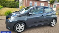 Grijs Gebruikt 2016 Toyota Aygo Hatchback | € 7.650 (Eerlijke prijs)