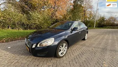 Blauw Gebruikt 2012 Volvo S60 Momentum Sedan | € 3.999 (Eerlijke prijs)