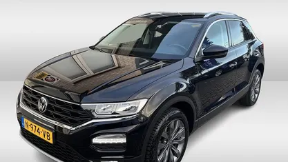 Zwart Gebruikt 2022 VW T-Roc Business SUV | € 24.950 (Goede deal)