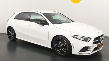 Wit Gebruikt 2022 Mercedes A180 AMG Hatchback | € 28.899 (Eerlijke prijs)