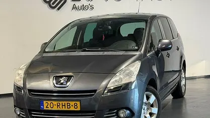 Grijs Occasion 2011 Peugeot 5008 MPV | € 2.795 (Eerlijke prijs)