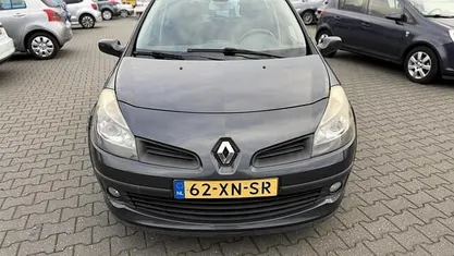 Grijs Occasion 2007 Renault Clio II Business Hatchback | € 1.999 (Eerlijke prijs)
