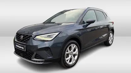 Grijs Gebruikt 2023 Seat Arona Business SUV | € 22.950 (Eerlijke prijs)