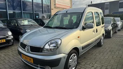 Grijs Gebruikt 2003 Renault Kangoo MPV | € 2.250 (Goede deal)