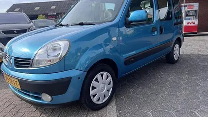 Blauw Gebruikt 2006 Renault Kangoo Expression MPV | € 2.950 (Eerlijke prijs)