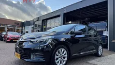 Gebruikt 2019 Renault Clio IV Intens Hatchback | € 15.895 (Eerlijke prijs)