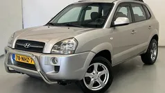 Grijs, metallic lak Gebruikt 2009 Hyundai Tucson Active SUV | € 3.999 (Eerlijke prijs)