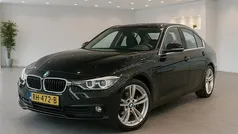 Zwart Gebruikt 2017 BMW 318 Executive Sedan | € 16.950 (Eerlijke prijs)