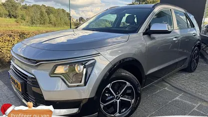 Grijs Gebruikt 2024 Kia Niro SUV | € 31.900 (Goede deal)