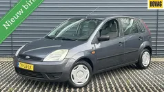 Grijs Gebruikt 2002 Ford Fiesta Ambiente Hatchback | € 1.345 (Eerlijke prijs)