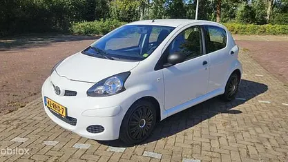 Occasion Toyota Aygo 68 PK (50 kW) 2011 Wit Hatchback
