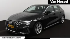Zwartmythoszwart metallic Gebruikt 2021 Audi A3 Sportback S-Line Hatchback | € 26.900 (Eerlijke prijs)