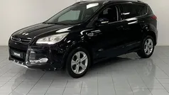 Zwart, metallic lak Gebruikt 2014 Ford Kuga Titanium SUV | € 11.850 (Eerlijke prijs)