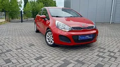 Rood Gebruikt 2012 Kia Rio Comfort Hatchback | € 6.940 (Eerlijke prijs)
