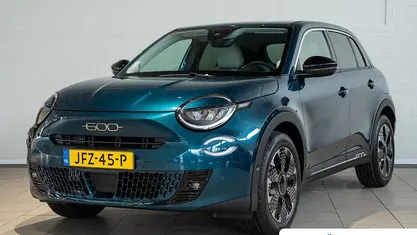 Occasion 2025 Fiat 600 La Prima SUV | € 30.445 (Eerlijke prijs)