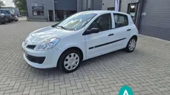 Wit Gebruikt 2007 Renault Clio II Authentique Hatchback | € 1.495 (Eerlijke prijs)