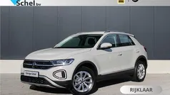 Grijs Gebruikt 2024 VW T-Roc Style SUV | € 32.950 (Eerlijke prijs)