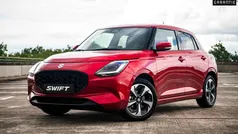 Rood Gebruikt 2024 Suzuki Swift Style Hatchback | € 20.445 (Eerlijke prijs)