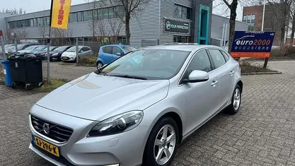 Occasion Volvo V40 Inscription 150 PK (110 kW) 2016 Grijs (metallic) Hatchback