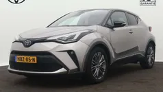 Grijs, metallic lak Gebruikt 2021 Toyota C-HR Executive SUV | € 26.445 (Eerlijke prijs)