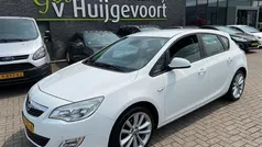 Wit Gebruikt 2011 Opel Astra Edition Hatchback | € 3.950 (Eerlijke prijs)