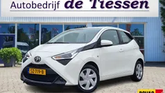 Wit Gebruikt 2018 Toyota Aygo X-play Hatchback | € 12.945 (Eerlijke prijs)