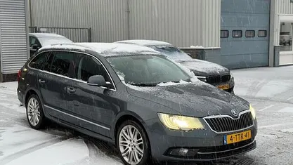 Occasion 2014 Skoda Superb Business Line Stationwagen | € 4.990 (Super prijs)