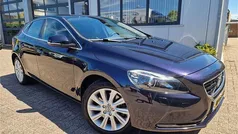 Blauw Gebruikt 2016 Volvo V40 Momentum Stationwagen | € 14.895 (Goede deal)