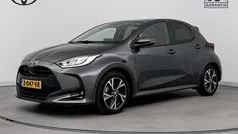 Grijs Gebruikt 2024 Toyota Yaris Hybrid Edition Hatchback | € 25.950 (Eerlijke prijs)