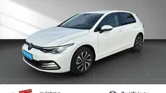 Gebruikt 2022 VW Golf VIII Active Hatchback | € 25.760 (Eerlijke prijs)