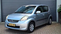 Grijs, metallic lak Gebruikt 2008 Subaru Justy Comfort Hatchback | € 2.950 (Eerlijke prijs)