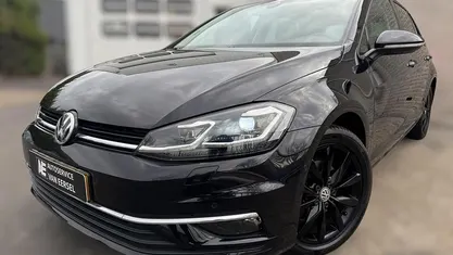 Zwart Gebruikt 2017 VW Golf VII Highline Hatchback | € 14.950 (Eerlijke prijs)