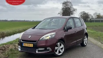 Rood Gebruikt 2013 Renault Scénic III Bose Edition MPV | € 3.450 (Eerlijke prijs)