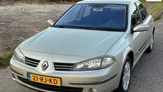 Geel Gebruikt 2005 Renault Laguna II Expression Hatchback | € 1.499 (Eerlijke prijs)