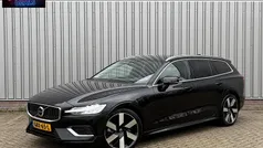 Zwart Gebruikt 2024 Volvo V60 Stationwagen | € 44.950 (Eerlijke prijs)