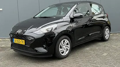 Zwart Gebruikt 2024 Hyundai i10 Comfort Hatchback | € 16.395 (Eerlijke prijs)