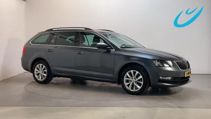 Grijs Occasion 2020 Skoda Octavia Business Line Stationwagen | € 10.950 (Goede deal)
